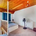 Semesterbostad 2 Bedroom Gorgeous In Neuville-sous-montreui Neuville-sous-Montreuil