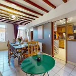 2 Bedroom Gorgeous In Neuville-sous-montreui * Neuville-sous-Montreuil