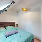 Semesterbostad 2 Bedroom Gorgeous In Neuville-sous-montreui