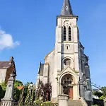 2 Bedroom Gorgeous In Neuville-sous-montreui