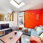 Semesterbostad 2 Bedroom Gorgeous In Neuville-sous-montreui *