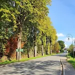 2 Bedroom Gorgeous In Neuville-sous-montreui Semesterbostad