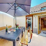 2 Bedroom Gorgeous In Neuville-sous-montreui * Neuville-sous-Montreuil