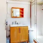 Semesterbostad 2 Bedroom Gorgeous In Neuville-sous-montreui *