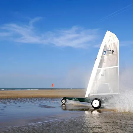 Holiday home Stunning In Neuville-sous-montreui With Wifi Neuville-sous-Montreuil