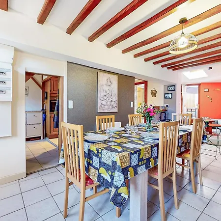 Stunning In Neuville-sous-montreui With Wifi * Neuville-sous-Montreuil