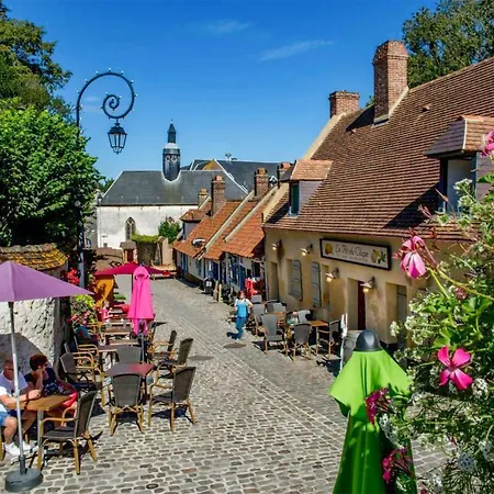 Stunning In Neuville-sous-montreui With Wifi Holiday home *