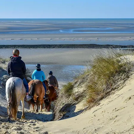 Stunning In Neuville-sous-montreui With Wifi Holiday home Neuville-sous-Montreuil