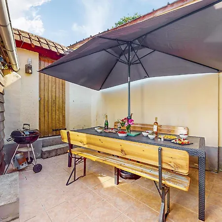 Stunning In Neuville-sous-montreui With Wifi * Neuville-sous-Montreuil